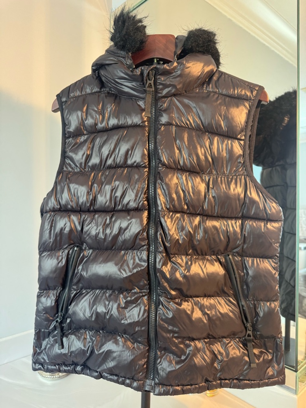 GAP Black Quilted Puffer Vest with Hood and Zip Pockets US L